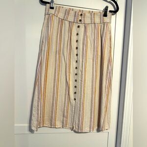 Fun and light weight, midi skirt